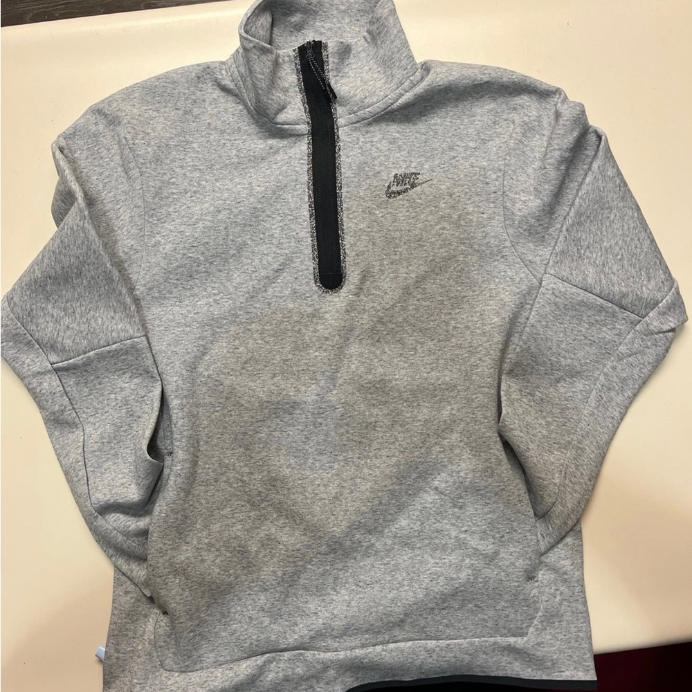 Nike pullover sweatshirt